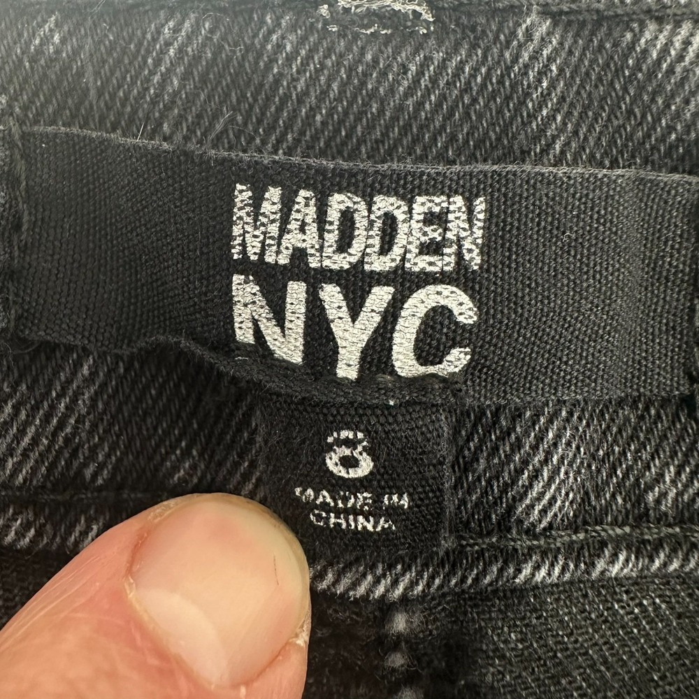 Madden NYC Barrel Jeans Womens 8 Black Denim Tapered Leg Cropped Mid Rise - Picture 5 of 10